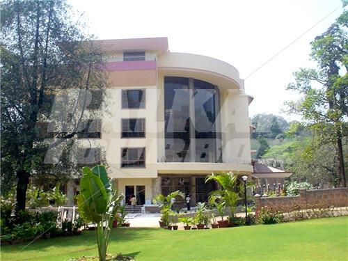 почивка в Vainguinim Valley Resort Goa
