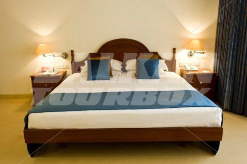 почивка в Vainguinim Valley Resort Goa