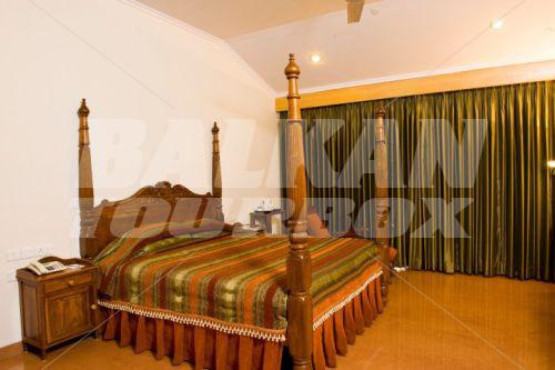 почивка в Vainguinim Valley Resort Goa
