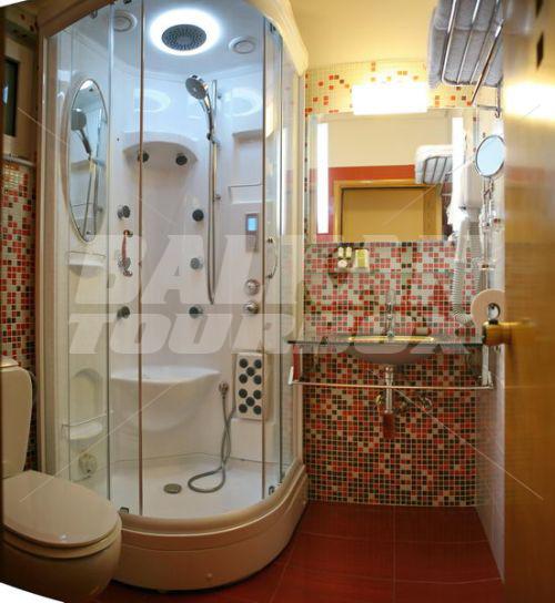 почивка в Heliotrope Hotel