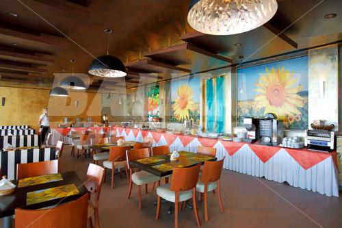 почивка в Heliotrope Hotel