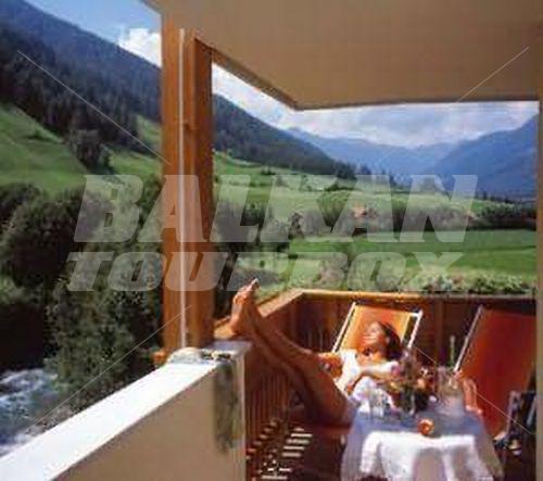 holiday in Kornilios Hotel