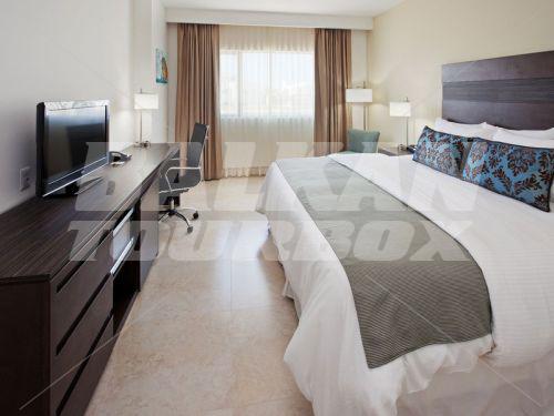 почивка в La Quinta Inn and Suites Cancun