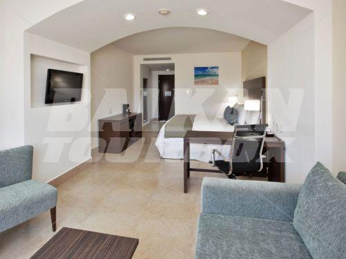 почивка в La Quinta Inn and Suites Cancun