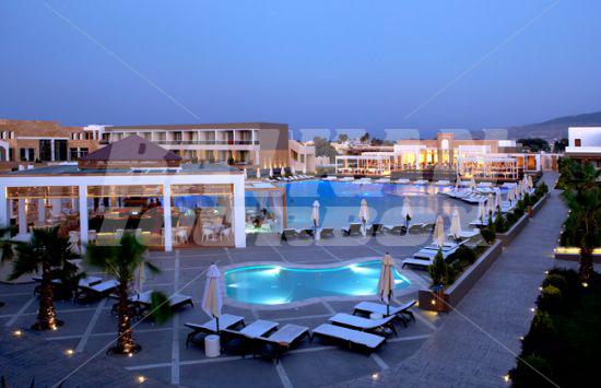 holiday in Pelagos Suites Hotel