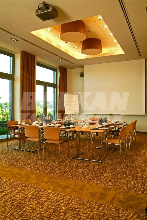 почивка в Golden Tulip Hamburg Aviation