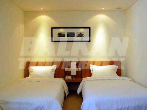 holiday in Traveler Inn