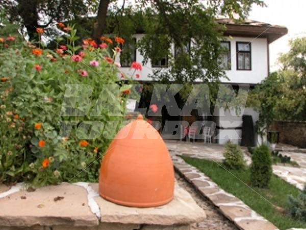 holiday in Imanyarska House