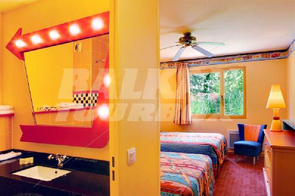 почивка в Disney's Hotel Santa Fe