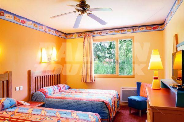 почивка в Disney's Hotel Santa Fe