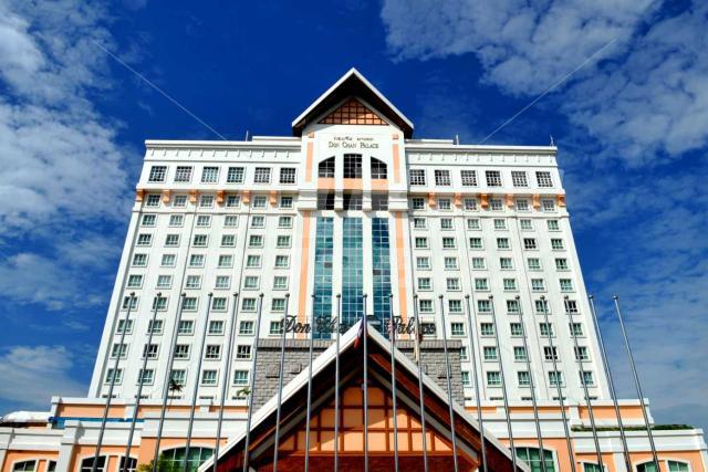 holiday in Don Chan Palace