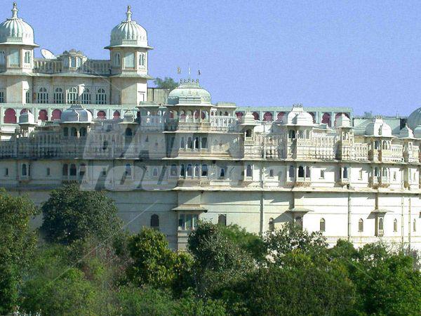 holiday in Shiv Niwas Palace