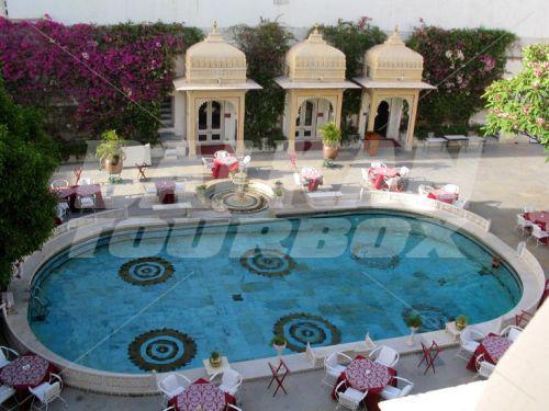 holiday in Shiv Niwas Palace