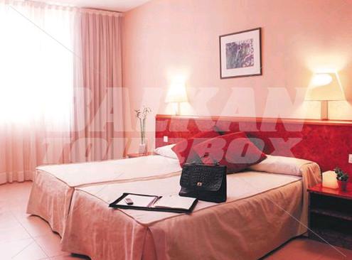 почивка в NH Hesperia Sant Joan