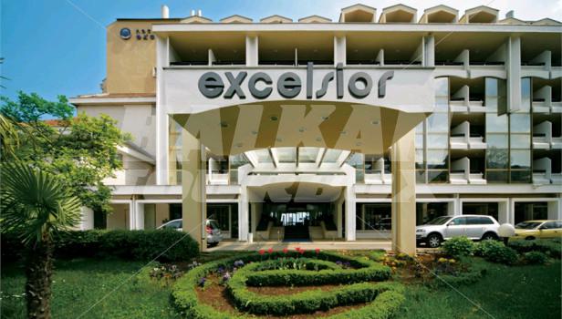 holiday in Excelsior