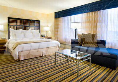 почивка в Renaissance by Marriott Des Moines Savery