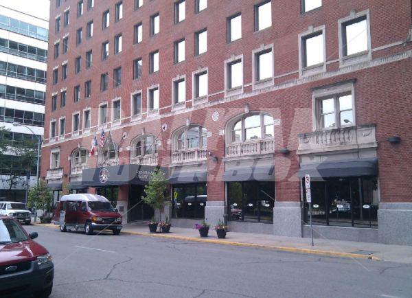 почивка в  Renaissance by Marriott Des Moines Savery