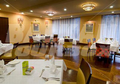 почивка в Renaissance by Marriott Des Moines Savery