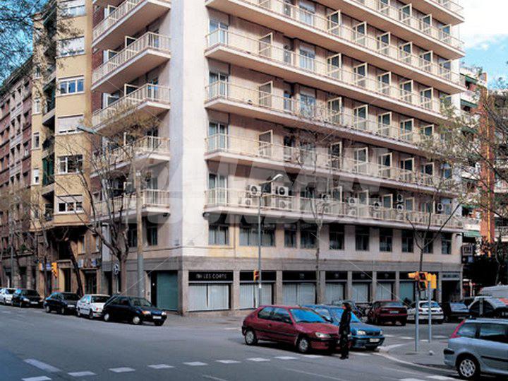 почивка в  NH Les Corts
