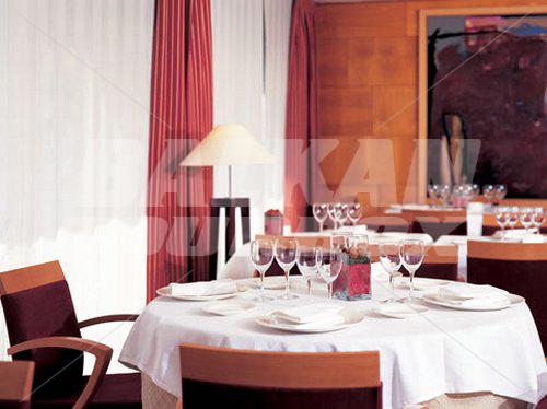 почивка в NH Les Corts