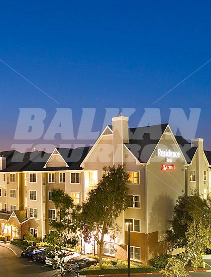 почивка в Residence Inn by Marriott San Francisco Airport/Oyster Point Waterfront