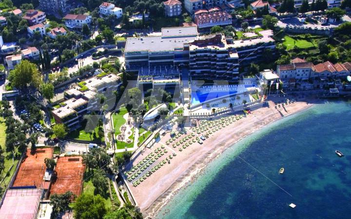 holiday in Maestral & Casino