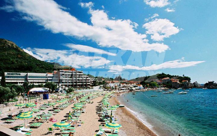 holiday in Maestral & Casino