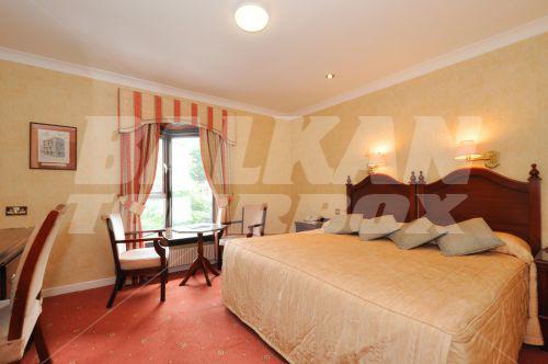 holiday in Ardilaun House