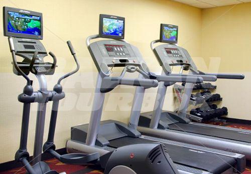 почивка в Courtyard by Marriott Kansas City South