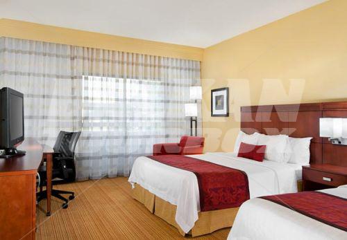 почивка в Courtyard by Marriott Kansas City South