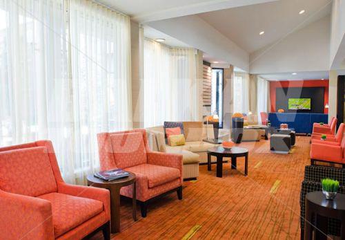 почивка в Courtyard by Marriott Kansas City South
