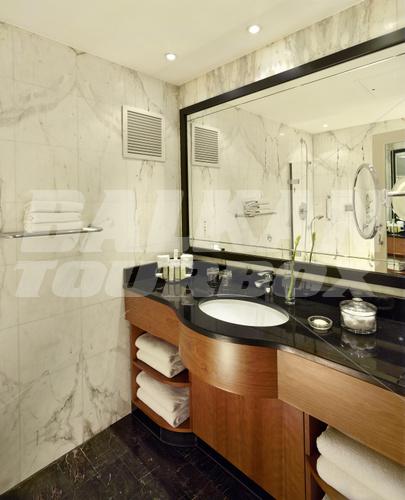 почивка в Swissotel Howard