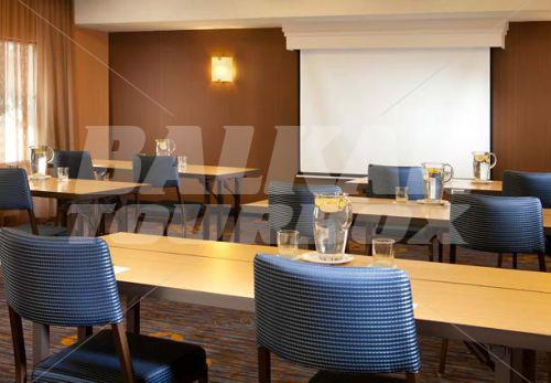 почивка в Courtyard by Marriott Dallas Central Expressway