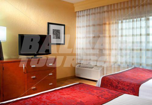 почивка в Courtyard by Marriott Dallas Central Expressway