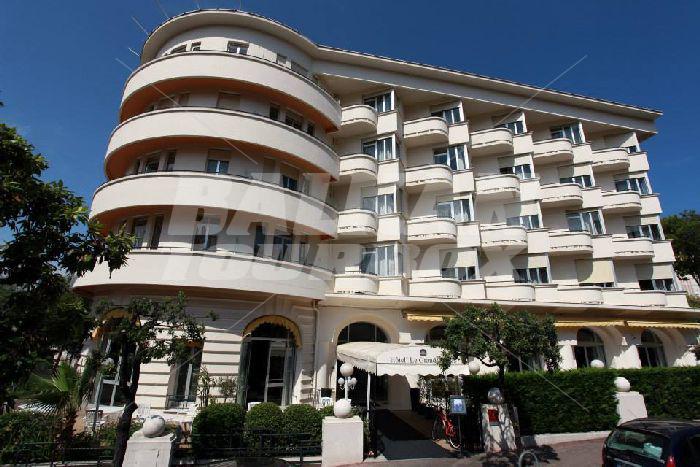 holiday in  Best Western Hôtel Le Grand Pavois
