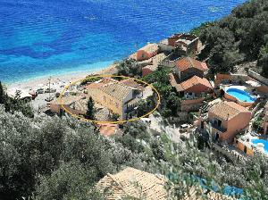Хотел Kaminaki Beachfront Apartments