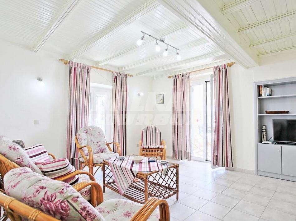 holiday in Kaminaki Beachfront Apartments