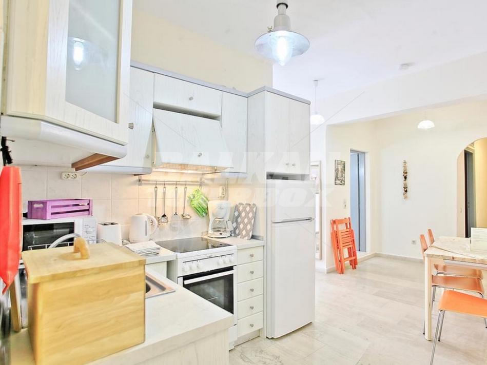 holiday in Kaminaki Beachfront Apartments
