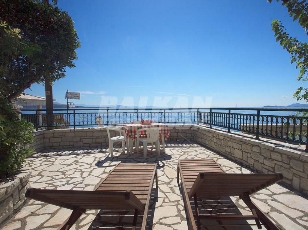 holiday in Kaminaki Beachfront Apartments
