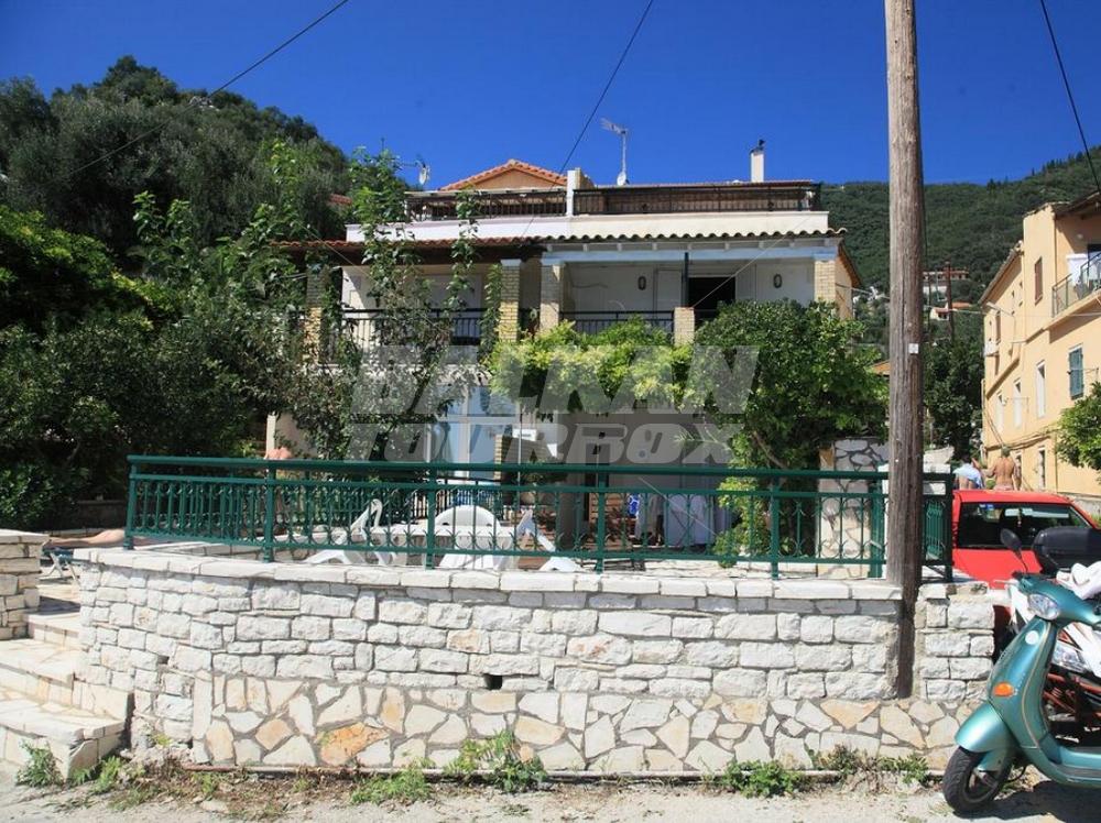 holiday in Kaminaki Beachfront Apartments
