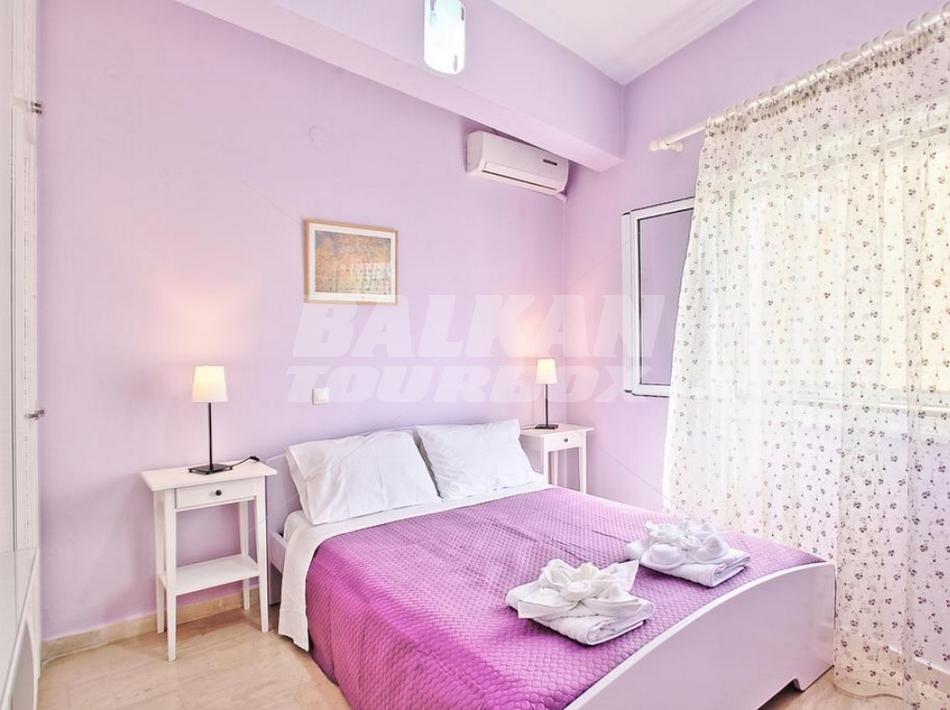 holiday in Kaminaki Beachfront Apartments