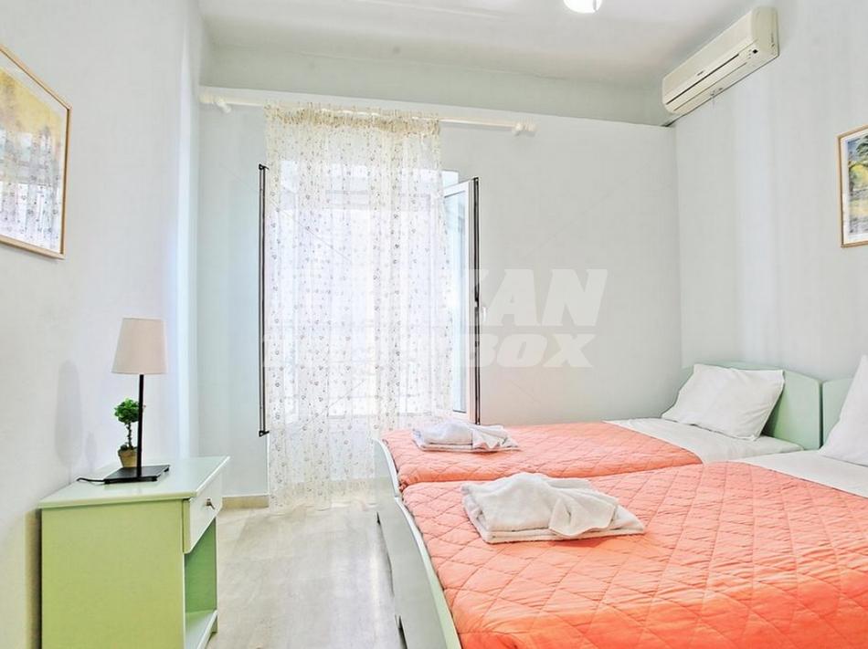 holiday in Kaminaki Beachfront Apartments