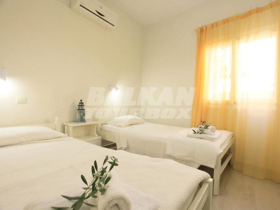 holiday in Kaminaki Beachfront Apartments