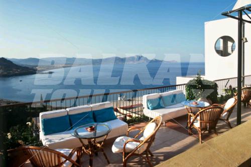 holiday in Lindos Mare