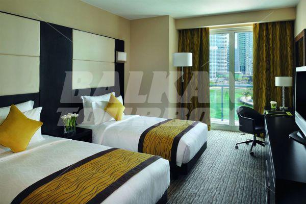 почивка в Movenpick Hotel Jumeirah Lakes Towers