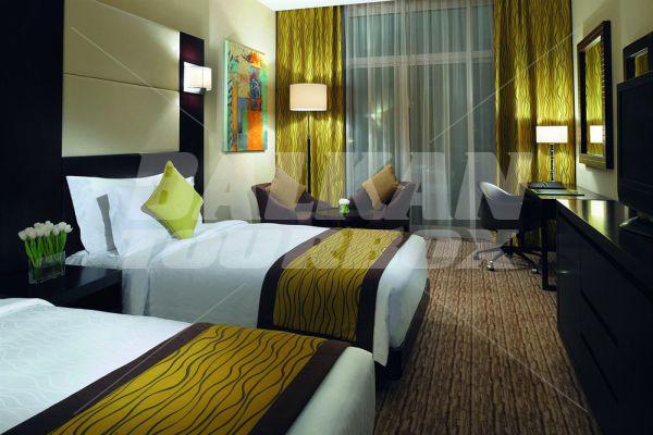 почивка в Movenpick Hotel Jumeirah Lakes Towers