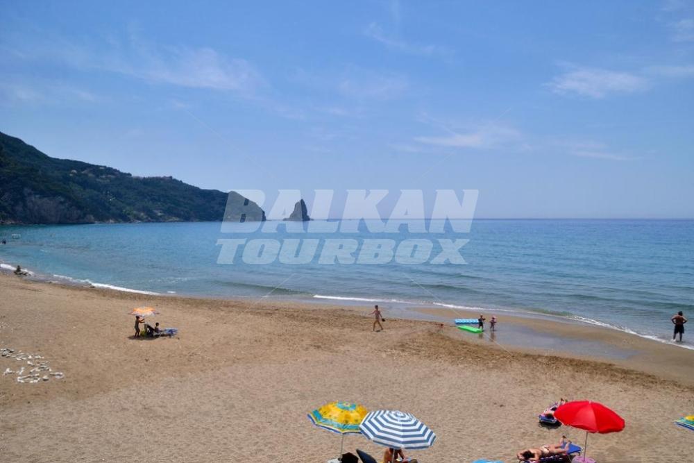 holiday in Studio apartments Maria with pool in Agios Gordios Beach