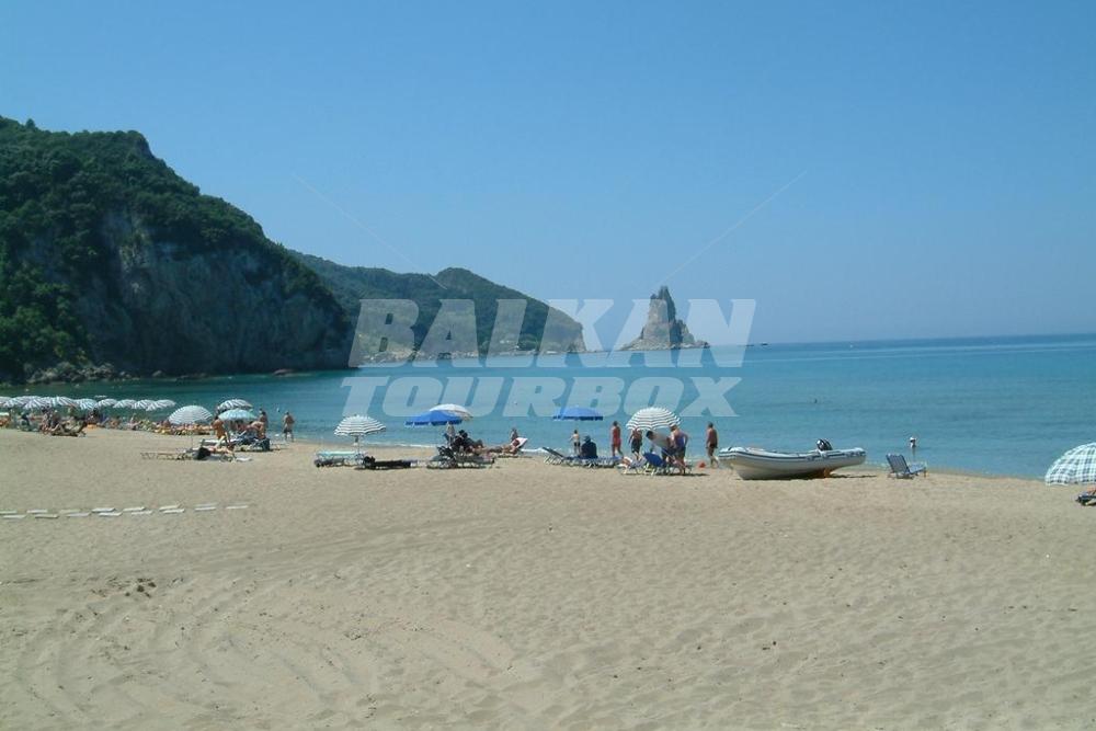 holiday in Studio apartments Maria with pool in Agios Gordios Beach