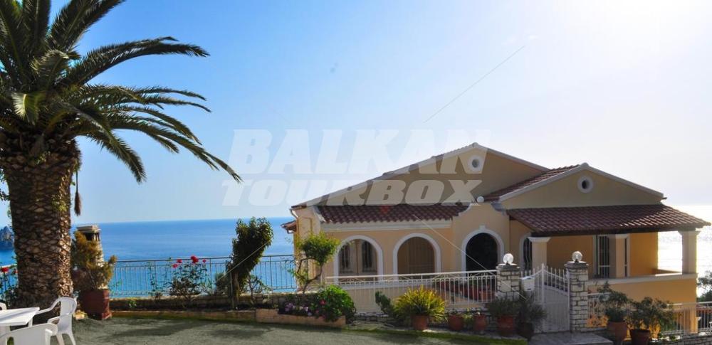 holiday in Studio apartments Maria with pool in Agios Gordios Beach