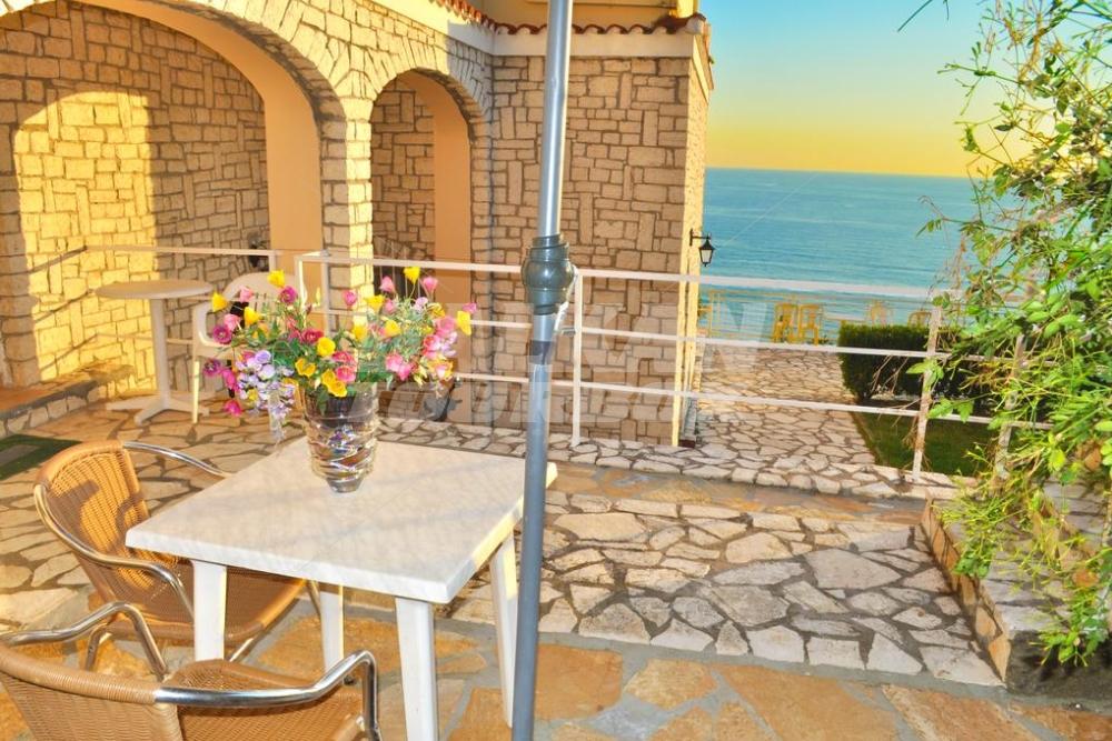 holiday in Studio apartments Maria with pool in Agios Gordios Beach